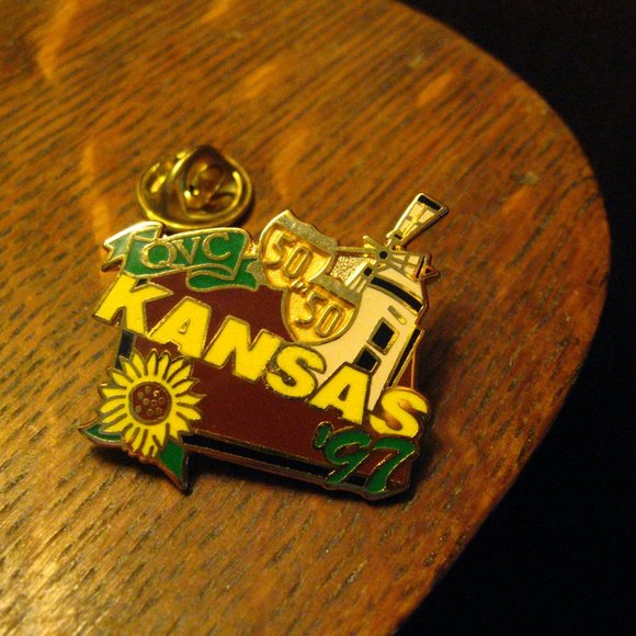 QVC Kansas 1997 Vintage Lapel Pin - Picture 2 of 4